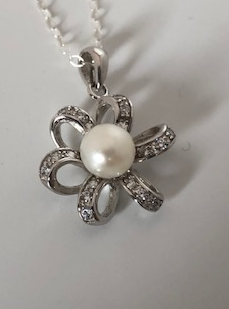 1.3 - Pearl Pendant - Flower Design - Silver Pearl