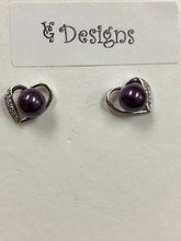 Load image into Gallery viewer, 1 - Earrings - Hearts Studs Pearl