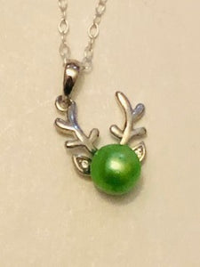 1.4 - Pearl Pendant - Reindeer Set - Peridot Green Color Pearls