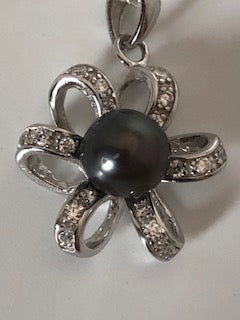 1.3 - Pearl Pendant - Flower Design - Black Pearl