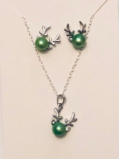 1.4 - Pearl Pendant - Reindeer Set - Peridot Green Color Pearls